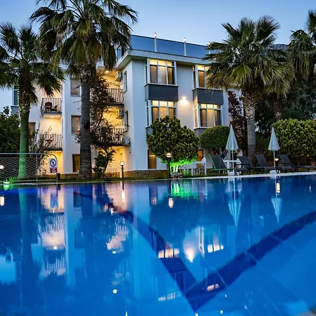 Carrington Hotel 4*